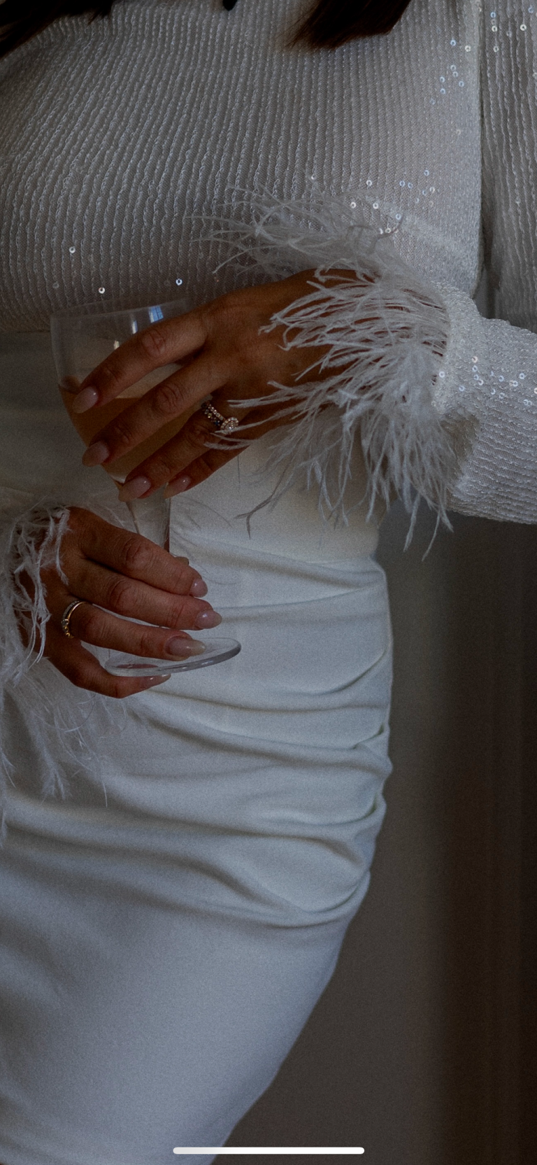 Confident woman practicing 2026 affirmations for glow up transformation and identity shift