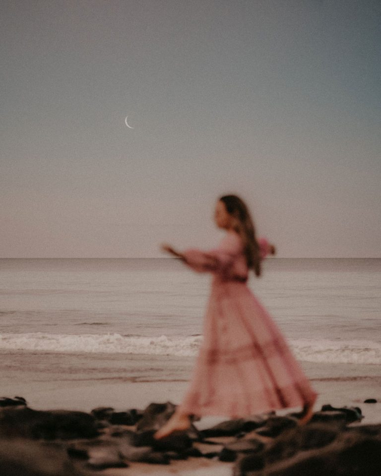 "Confident woman with 2026 growth mindset visualizing her dream life success through identity transformation and subconscious reprogramming