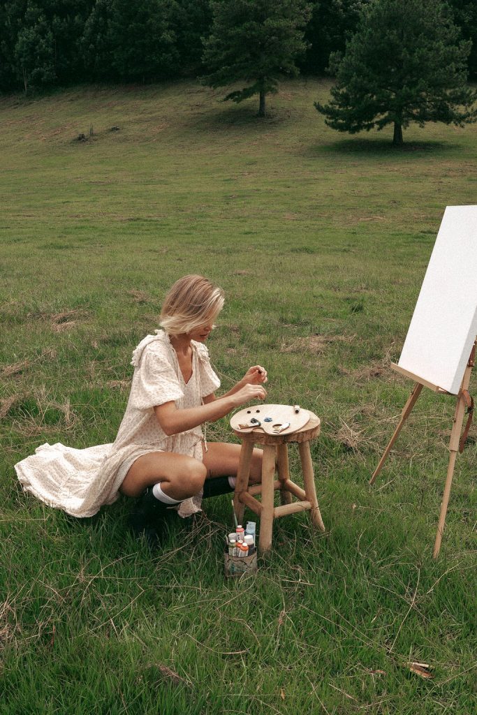 Confident woman embracing main character energy 2026 through identity transformation and subconscious reprogramming techniques