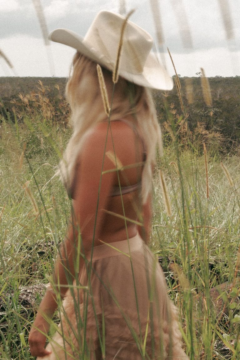 Woman planning 2026 dream life goals using identity transformation methods, representing that girl lifestyle and personal development success.