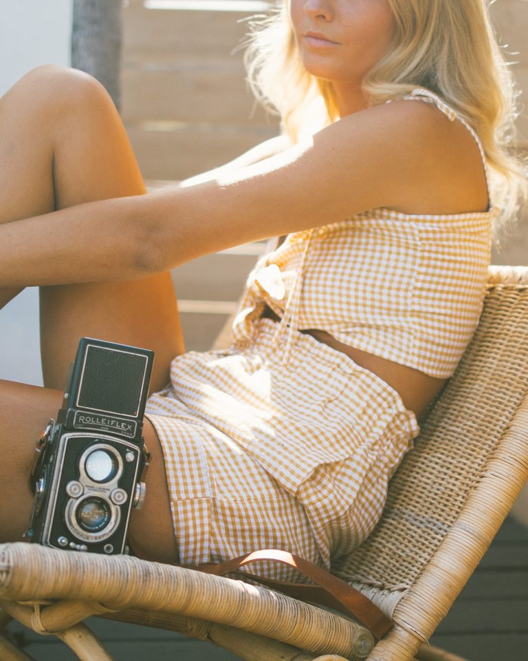 Confident woman representing that girl lifestyle and manifestation techniques for 2026 dream life transformation