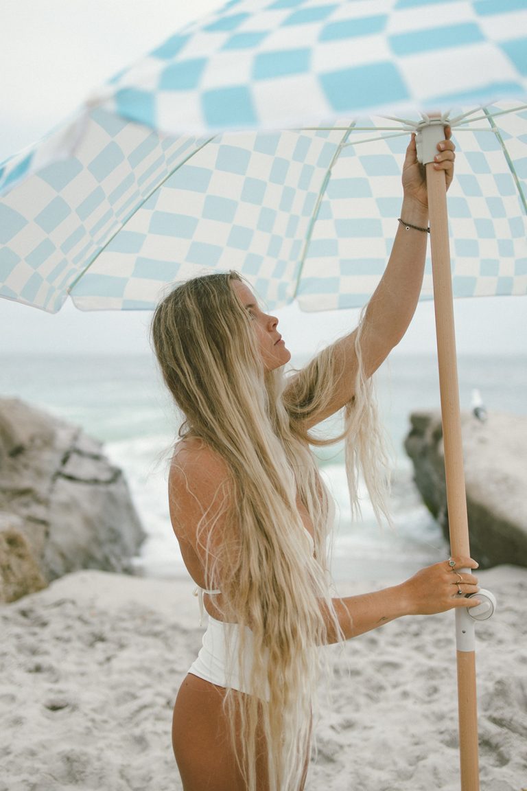 Woman romanticizing her life for 2026 glow up transformation